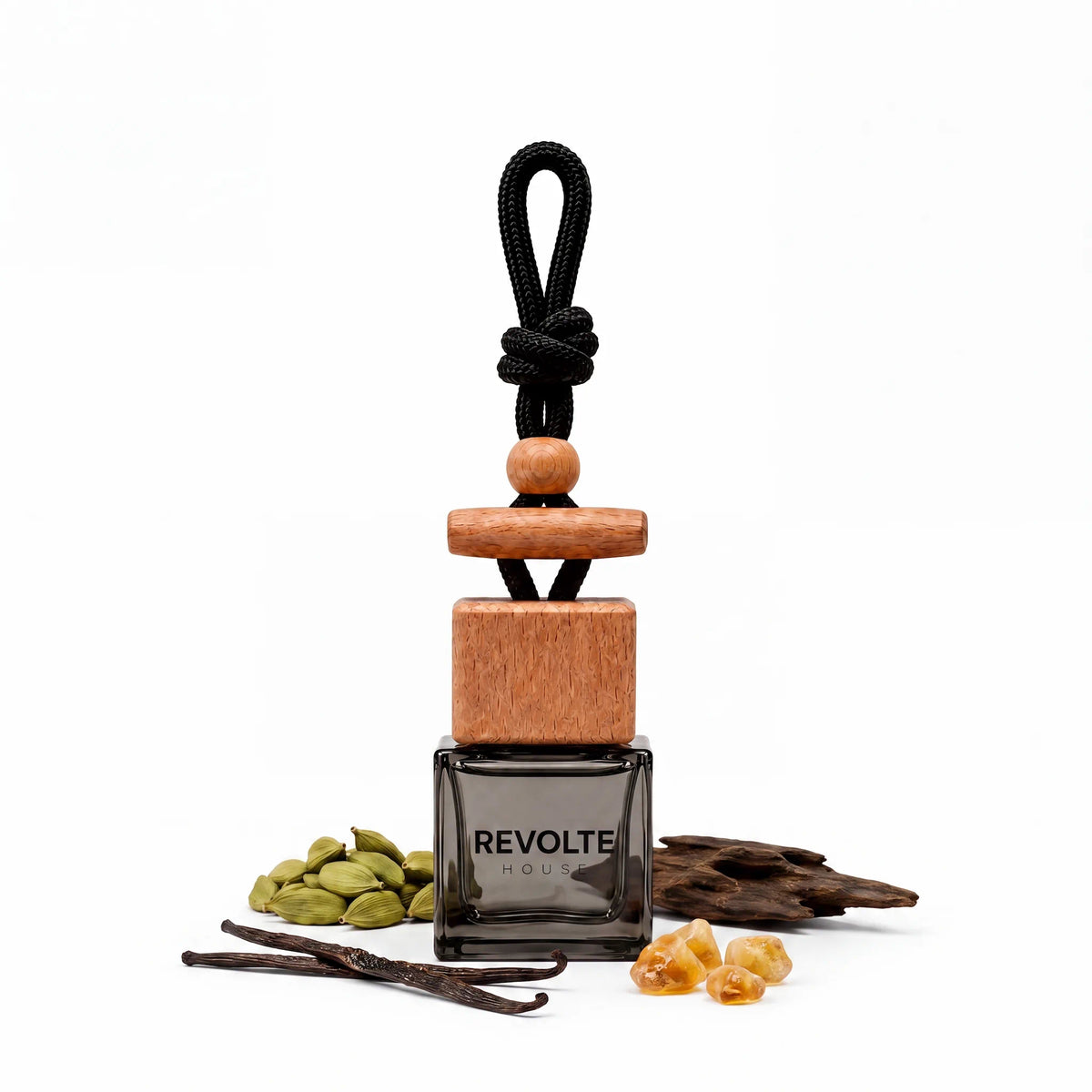 Oud Wood autoparfum hanger met kardemom, oud, vanille en amber